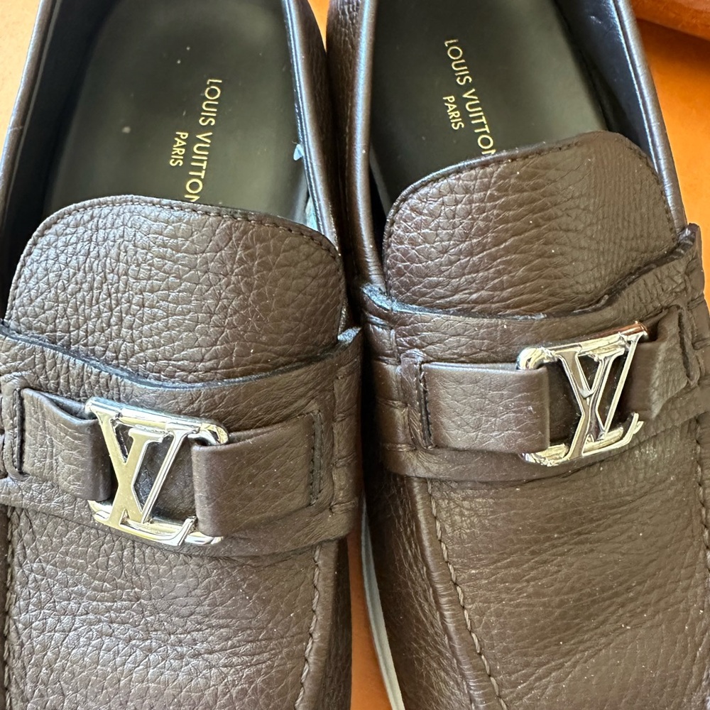 100% authentic Louis Vuitton Estate Loafer Men’s Size 7.5 - Picture 3 of 6